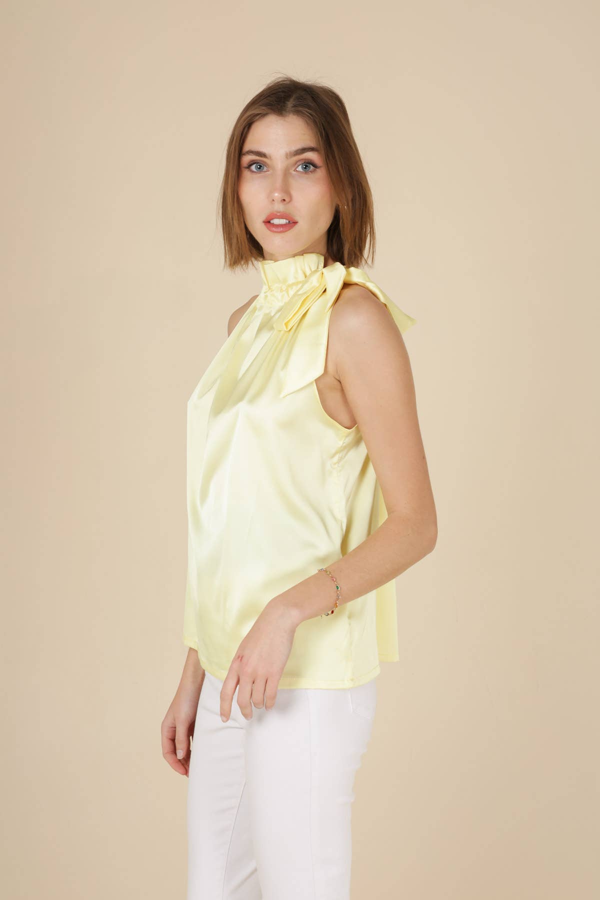 Top Angèle satiné et nœud au col - CK08090