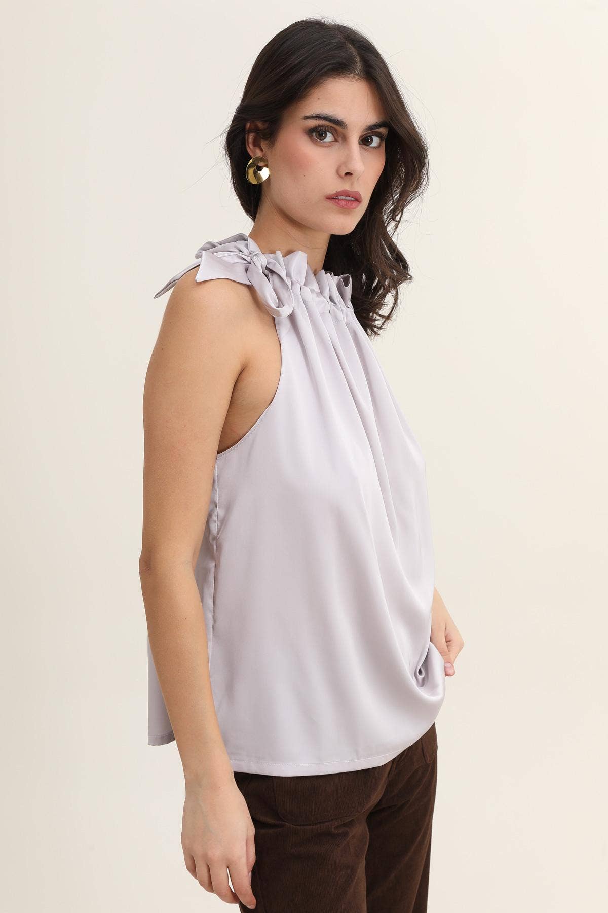 Top Angèle satiné et nœud au col - CK08090
